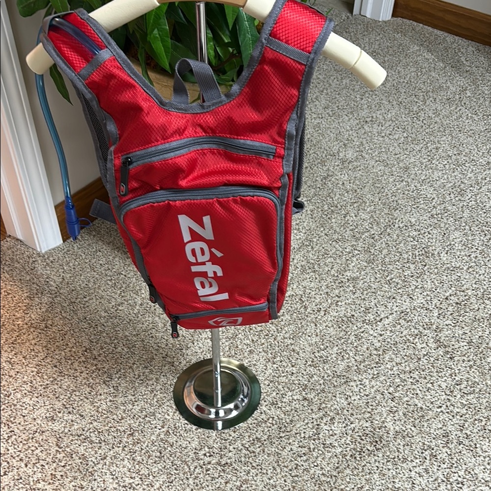 Zefal Hydo Enduro Water Backpack Red
NWOT